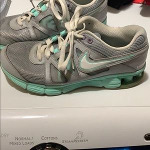 Nike REAX tennis shoes